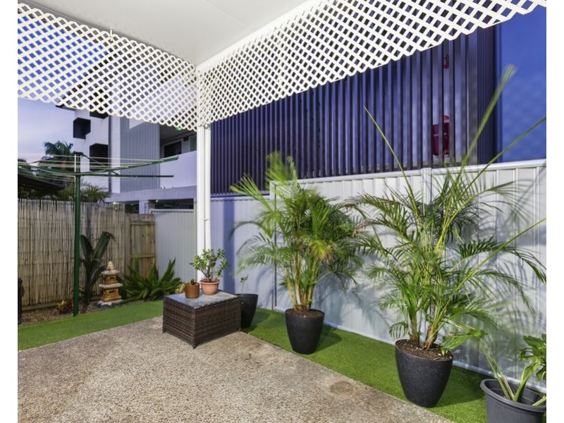 Lot 2/112 Eugaree Street, Southport QLD 4215