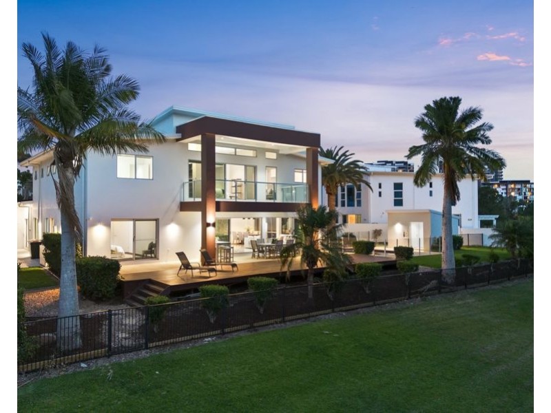 1038 Lakeview Terrace, Benowa QLD 4217