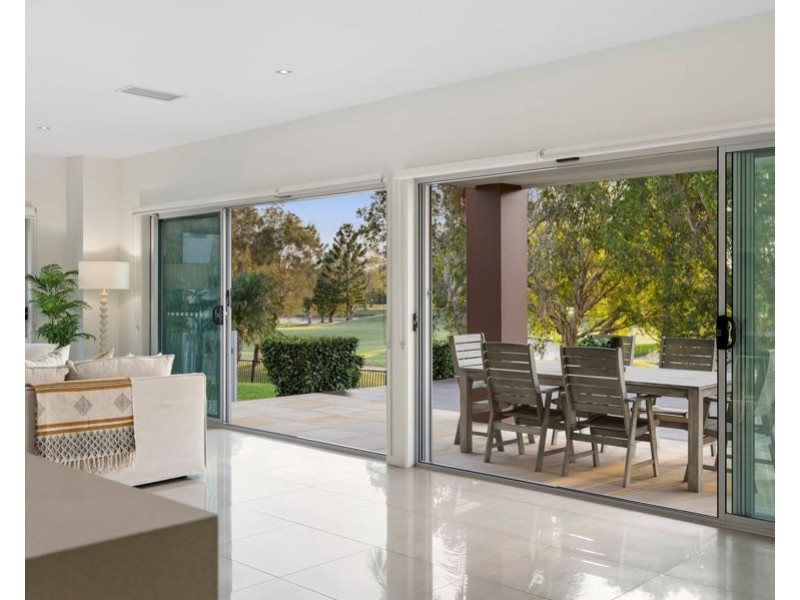 1038 Lakeview Terrace, Benowa QLD 4217