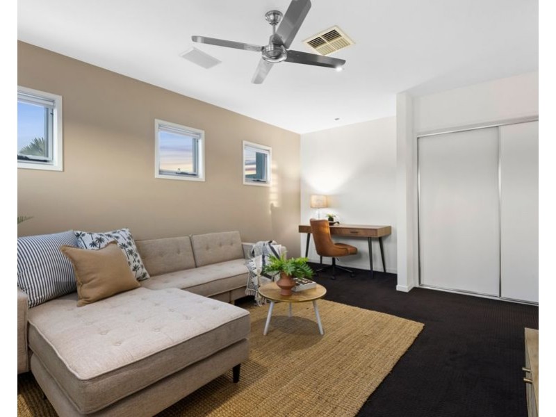 1038 Lakeview Terrace, Benowa QLD 4217