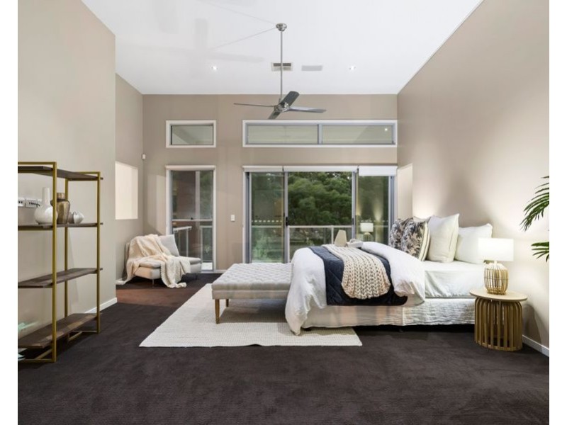 1038 Lakeview Terrace, Benowa QLD 4217