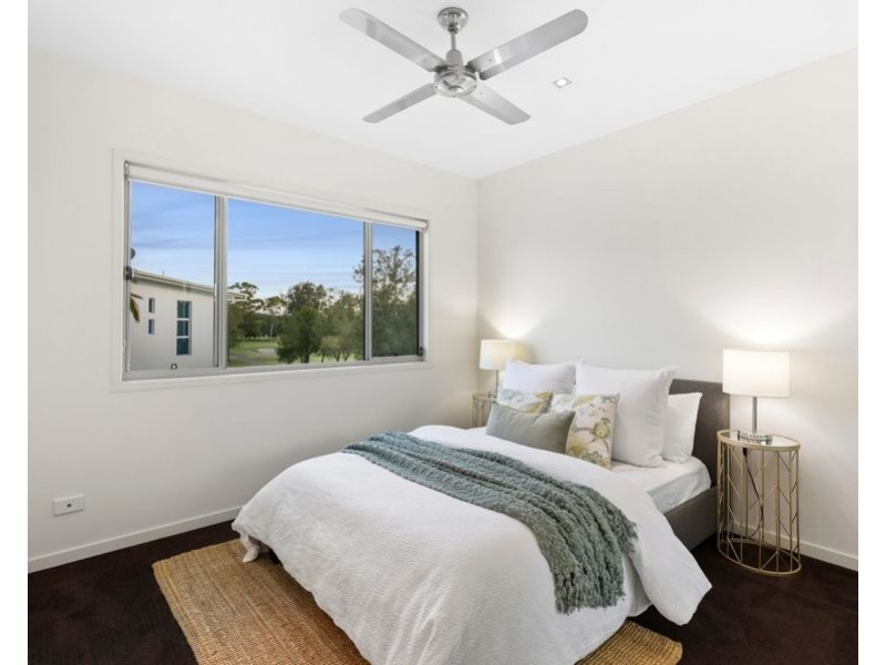 1038 Lakeview Terrace, Benowa QLD 4217