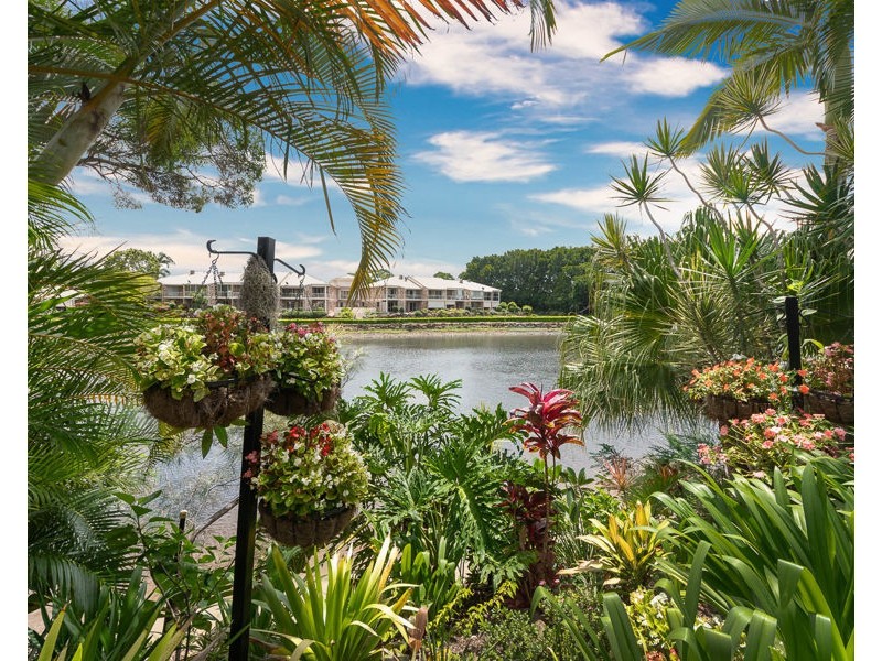 80/125 Santa Cruz Boulevard, Clear Island Waters QLD 4226
