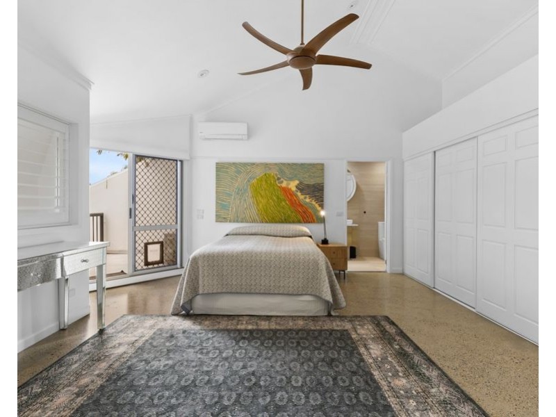 80/125 Santa Cruz Boulevard, Clear Island Waters QLD 4226