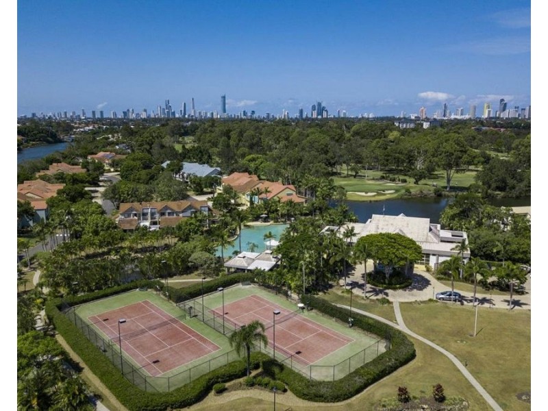 80/125 Santa Cruz Boulevard, Clear Island Waters QLD 4226