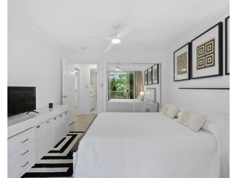 3033/2633 Gold Coast Highway, Broadbeach QLD 4218