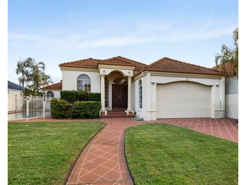 12 Jaeger Way, Benowa Waters QLD 4217