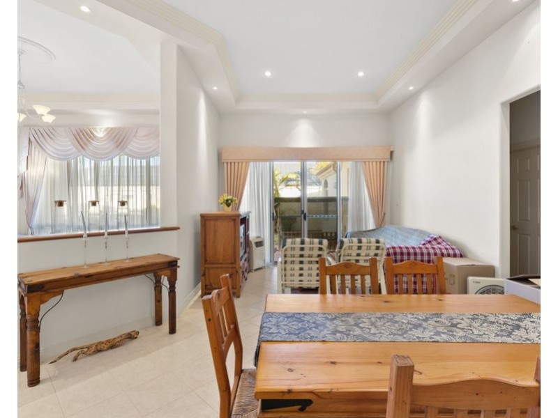 12 Jaeger Way, Benowa Waters QLD 4217