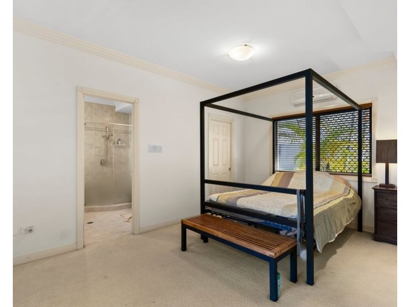 12 Jaeger Way, Benowa Waters QLD 4217