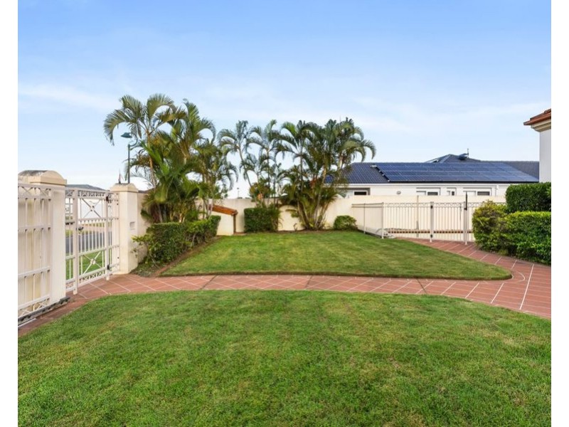 12 Jaeger Way, Benowa Waters QLD 4217