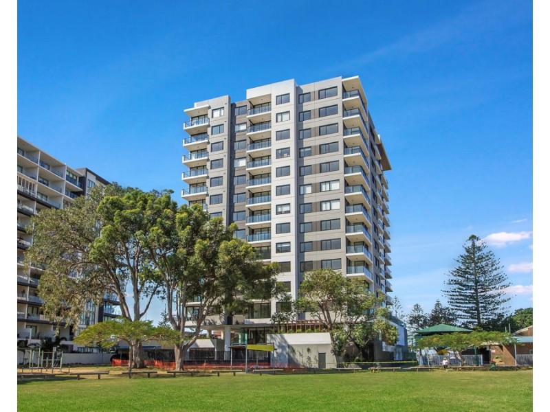 1208/372 Marine Parade, Labrador QLD 4215