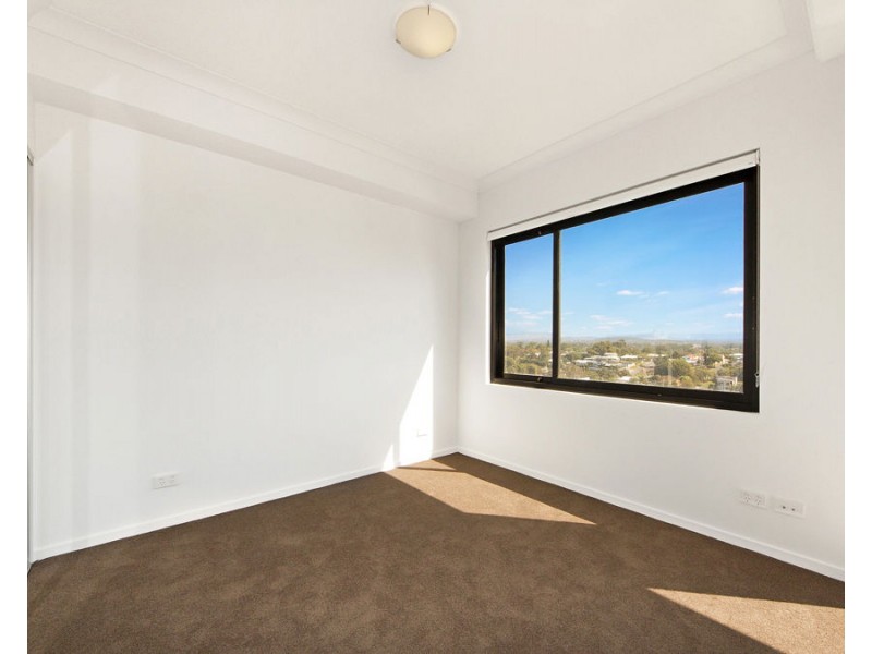 1208/372 Marine Parade, Labrador QLD 4215