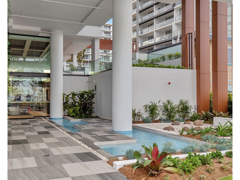 1208/372 Marine Parade, Labrador QLD 4215