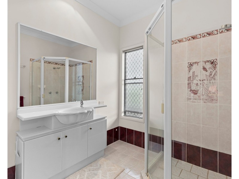 6 Marriott Way, Highland Park QLD 4211