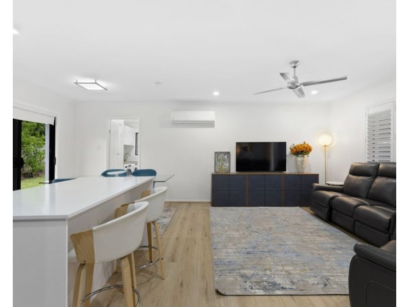 20 Blaxland Avenue, Molendinar QLD 4214