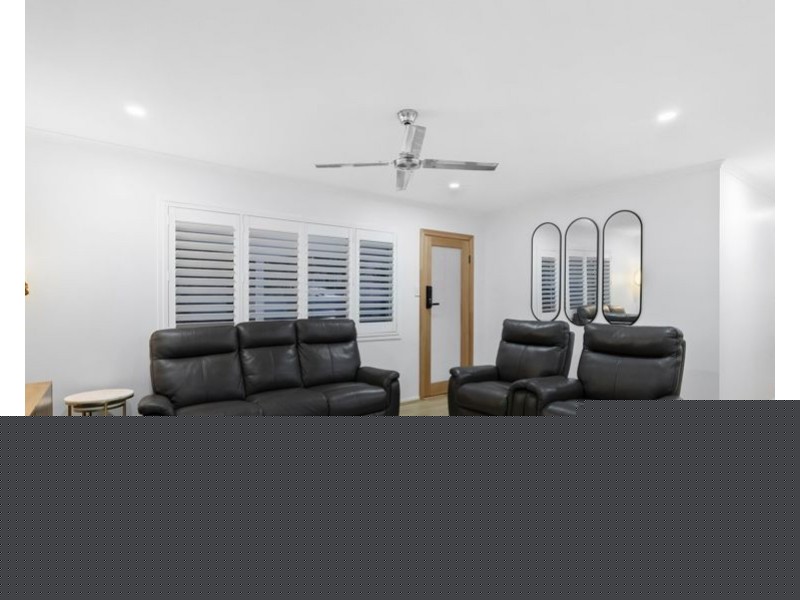 20 Blaxland Avenue, Molendinar QLD 4214