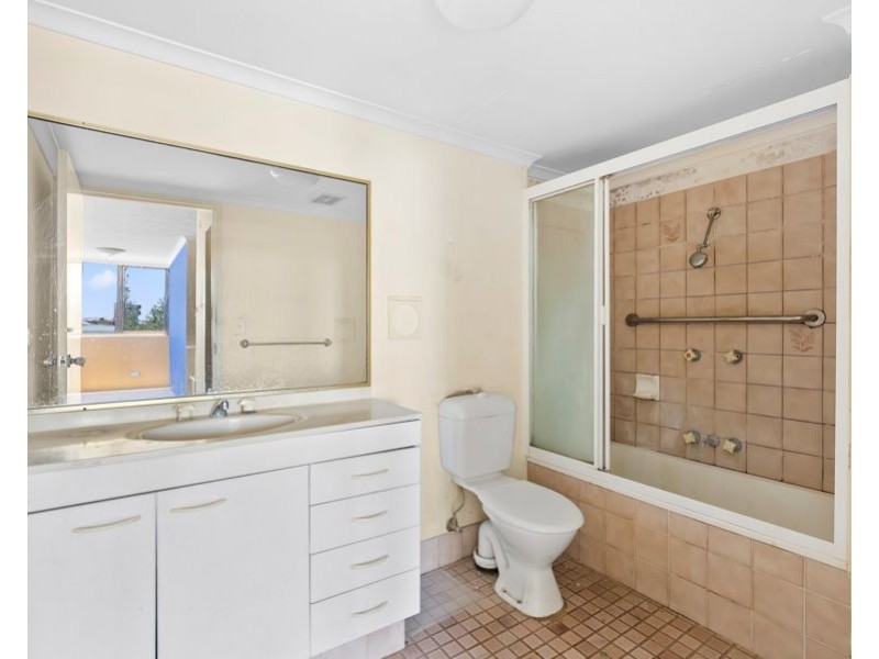 24/2916 Gold Coast Highway, Surfers Paradise QLD 4217