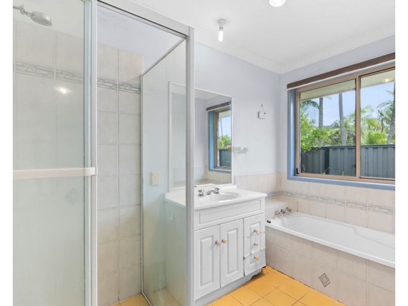 37 Cathedral Avenue, Molendinar QLD 4214