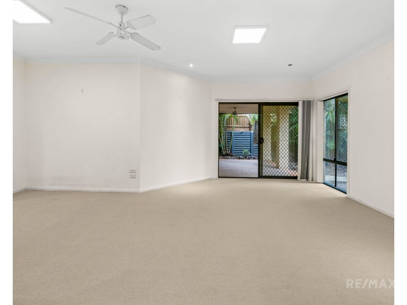 62 Crestwood Drive, Molendinar QLD 4214