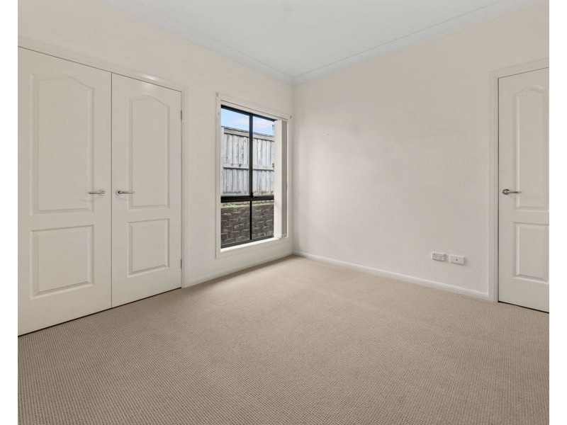 62 Crestwood Drive, Molendinar QLD 4214