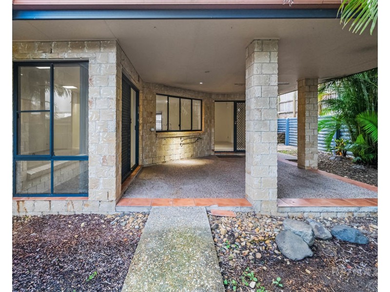 62 Crestwood Drive, Molendinar QLD 4214