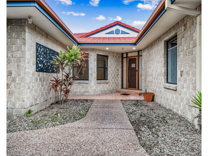 62 Crestwood Drive, Molendinar QLD 4214