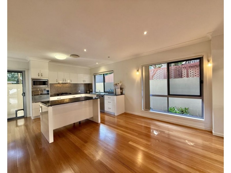 2/82 Slatyer Avenue, Bundall QLD 4217