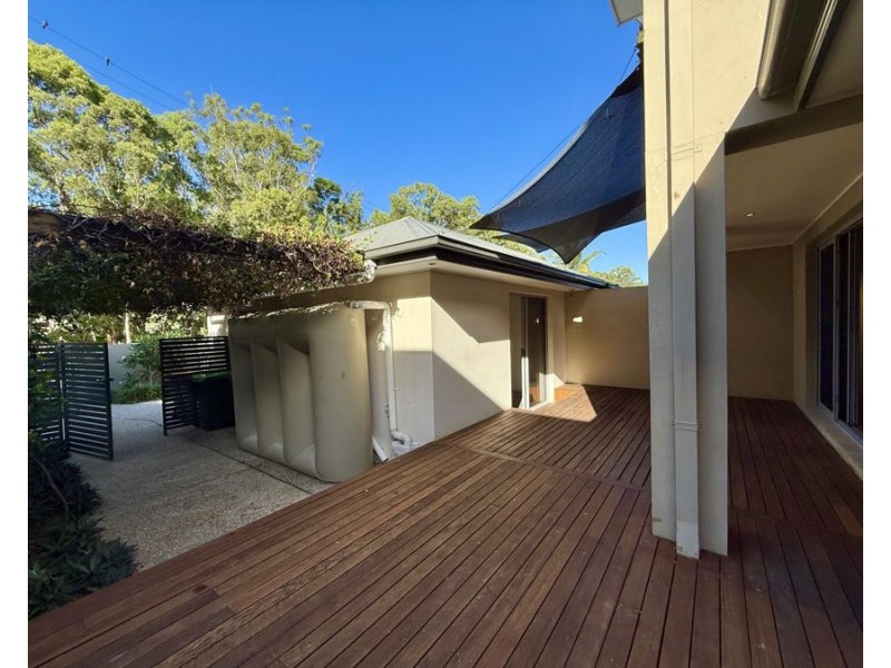 2/82 Slatyer Avenue, Bundall QLD 4217