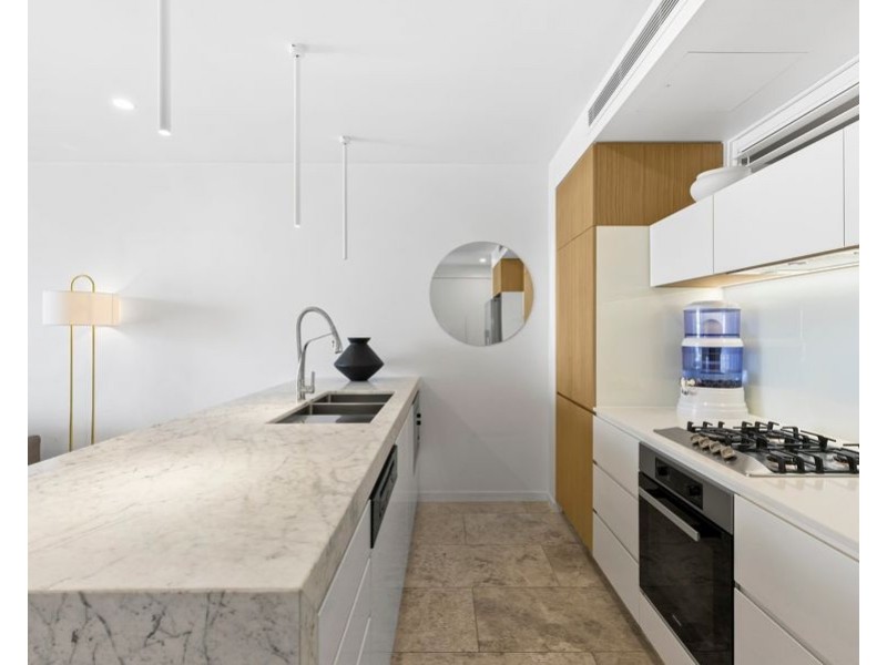 403/95 Old Burleigh Road, Broadbeach QLD 4218