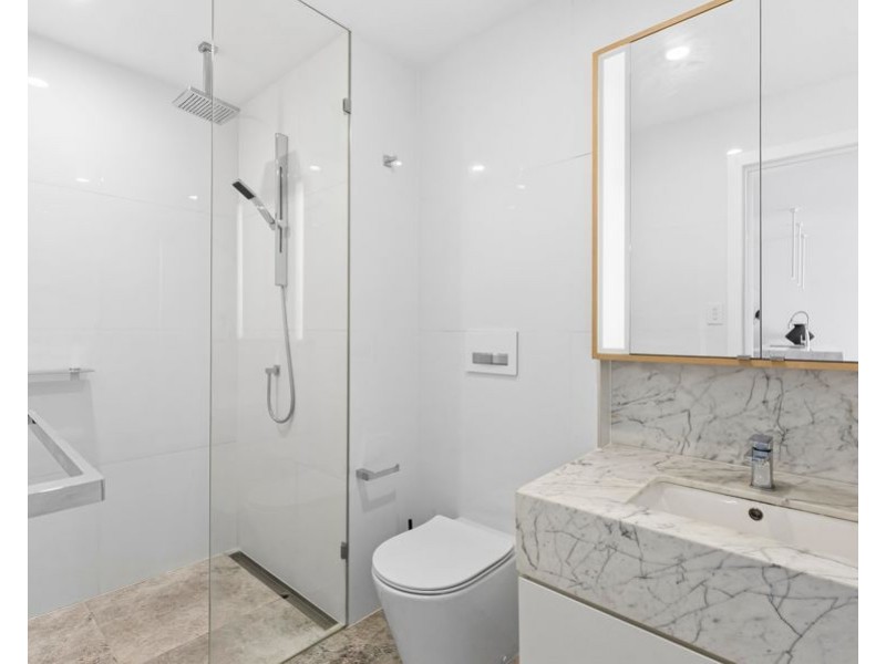 403/95 Old Burleigh Road, Broadbeach QLD 4218