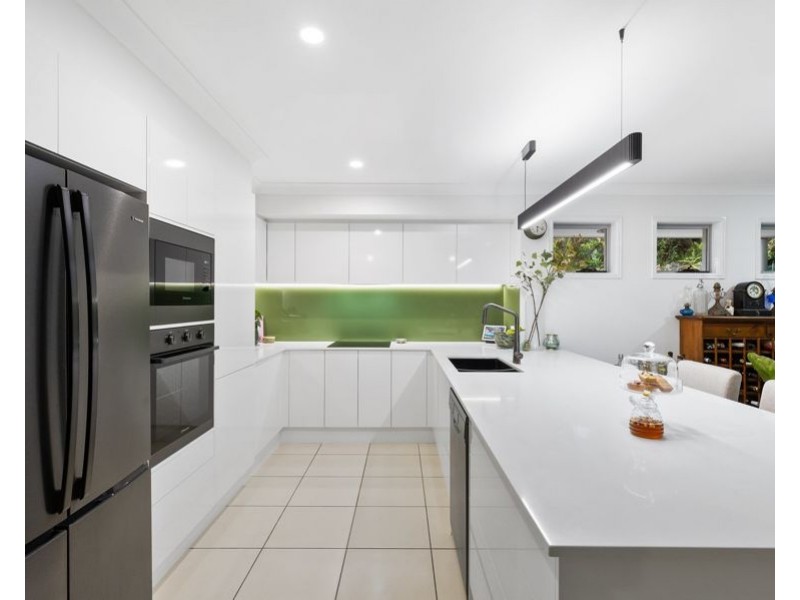 16 Corymbia Way, Molendinar QLD 4214