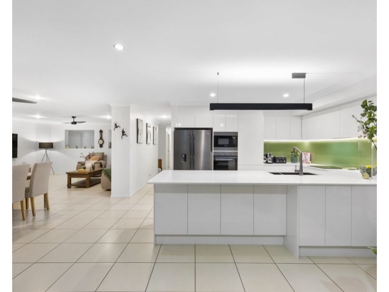 16 Corymbia Way, Molendinar QLD 4214