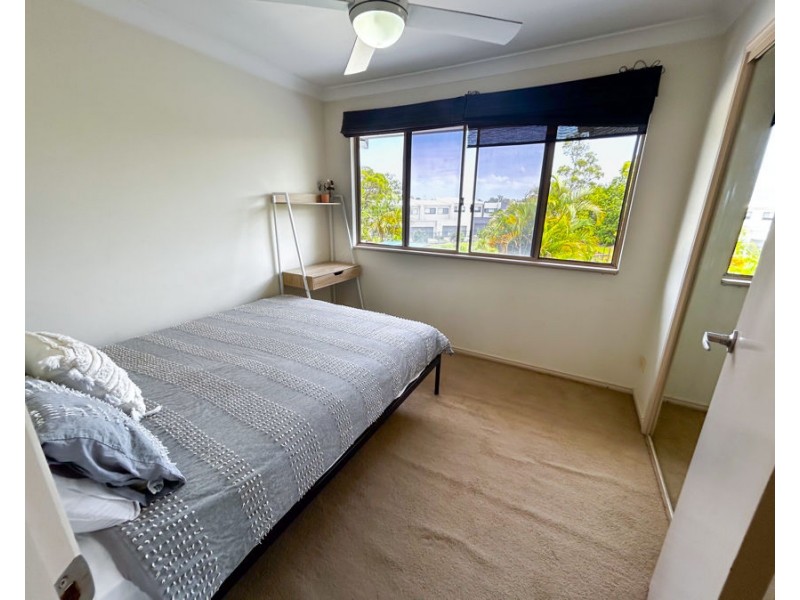 12/191 Greenacre Drive, Arundel QLD 4214