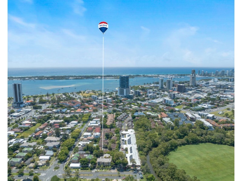2/57 Worendo Street, Southport QLD 4215