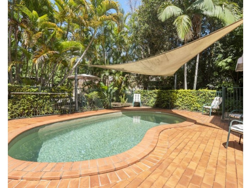 2/57 Worendo Street, Southport QLD 4215