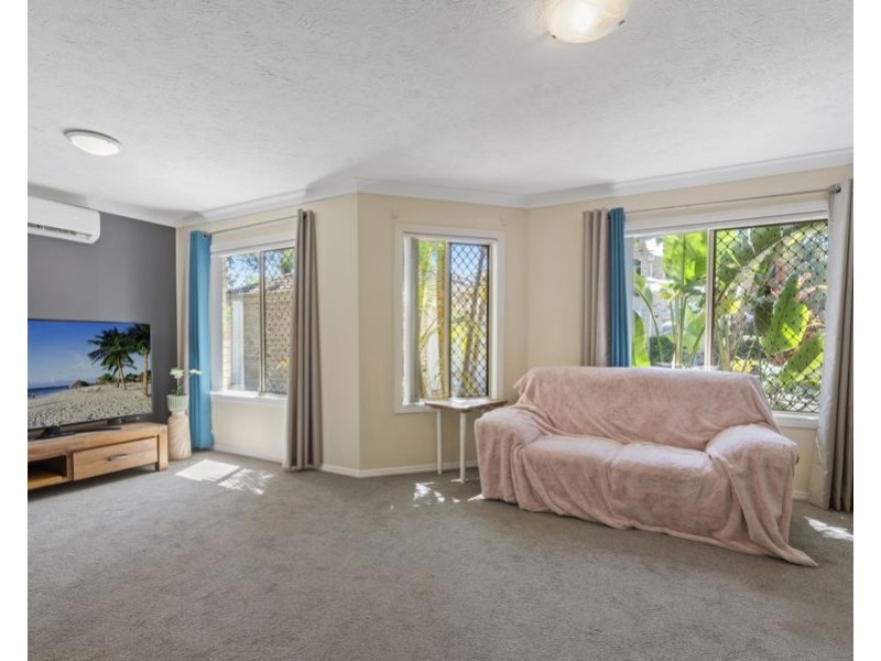 2/57 Worendo Street, Southport QLD 4215