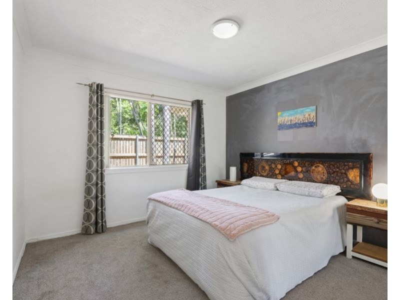 2/57 Worendo Street, Southport QLD 4215