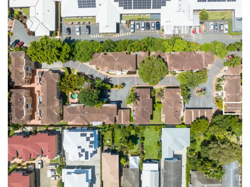 2/57 Worendo Street, Southport QLD 4215