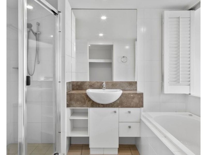 1001/2685 Gold Coast Highway, Broadbeach QLD 4218