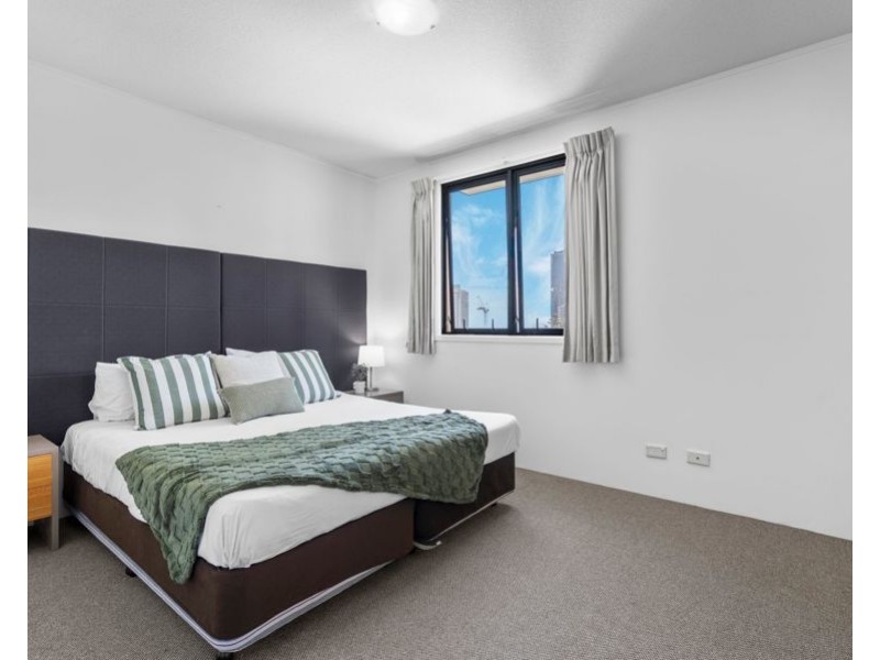 1001/2685 Gold Coast Highway, Broadbeach QLD 4218