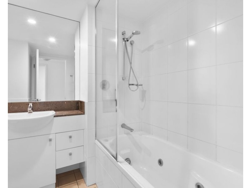 1001/2685 Gold Coast Highway, Broadbeach QLD 4218