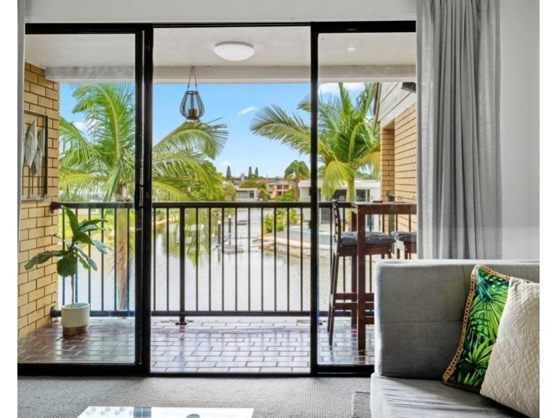 10/18-20 Sunshine Boulevard, Broadbeach Waters QLD 4218