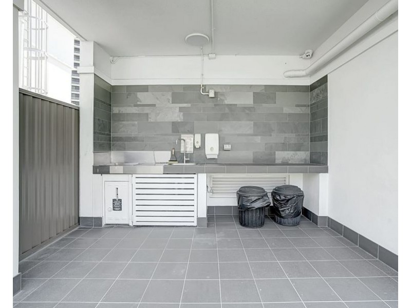 317/9-21 Beach Parade, Surfers Paradise QLD 4217