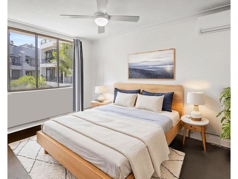 6/24 Second Avenue, Broadbeach QLD 4218