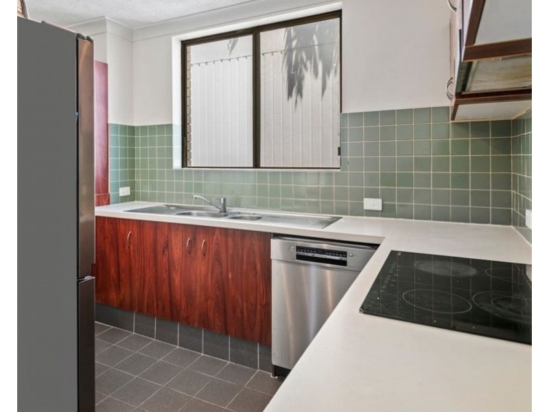 6/24 Second Avenue, Broadbeach QLD 4218