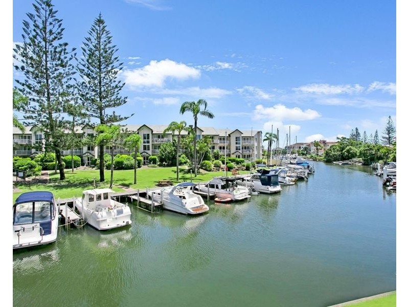 35/37 Bayview Street, Runaway Bay QLD 4216