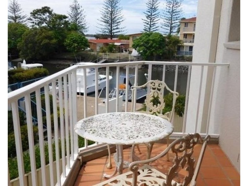 35/37 Bayview Street, Runaway Bay QLD 4216