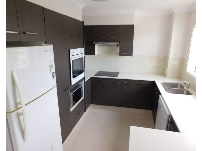 35/37 Bayview Street, Runaway Bay QLD 4216