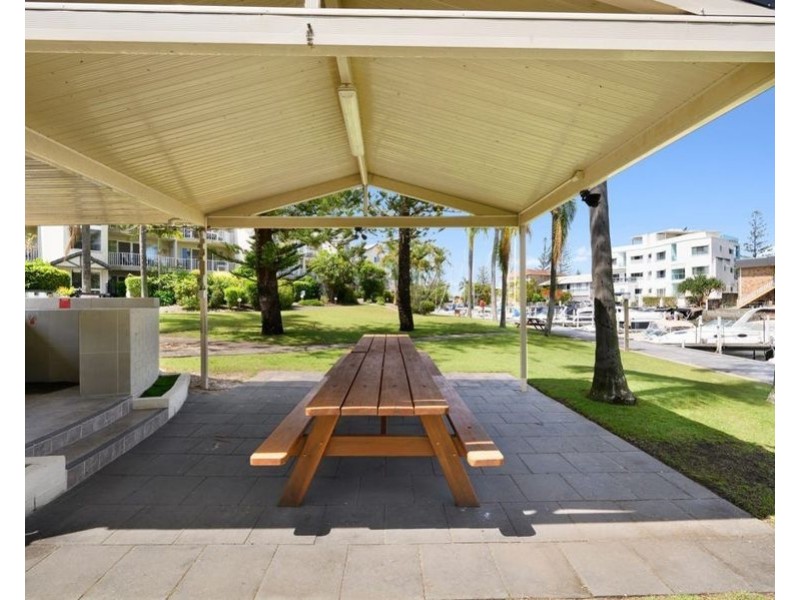 35/37 Bayview Street, Runaway Bay QLD 4216