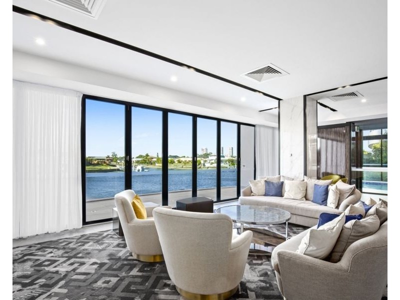 3701/5 Harbour Side Court, Biggera Waters QLD 4216
